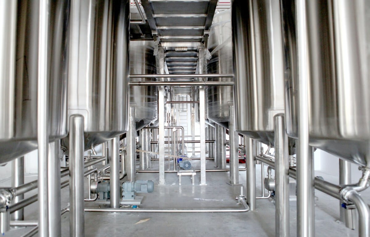 Charmat method uses big stainless steal tanks!